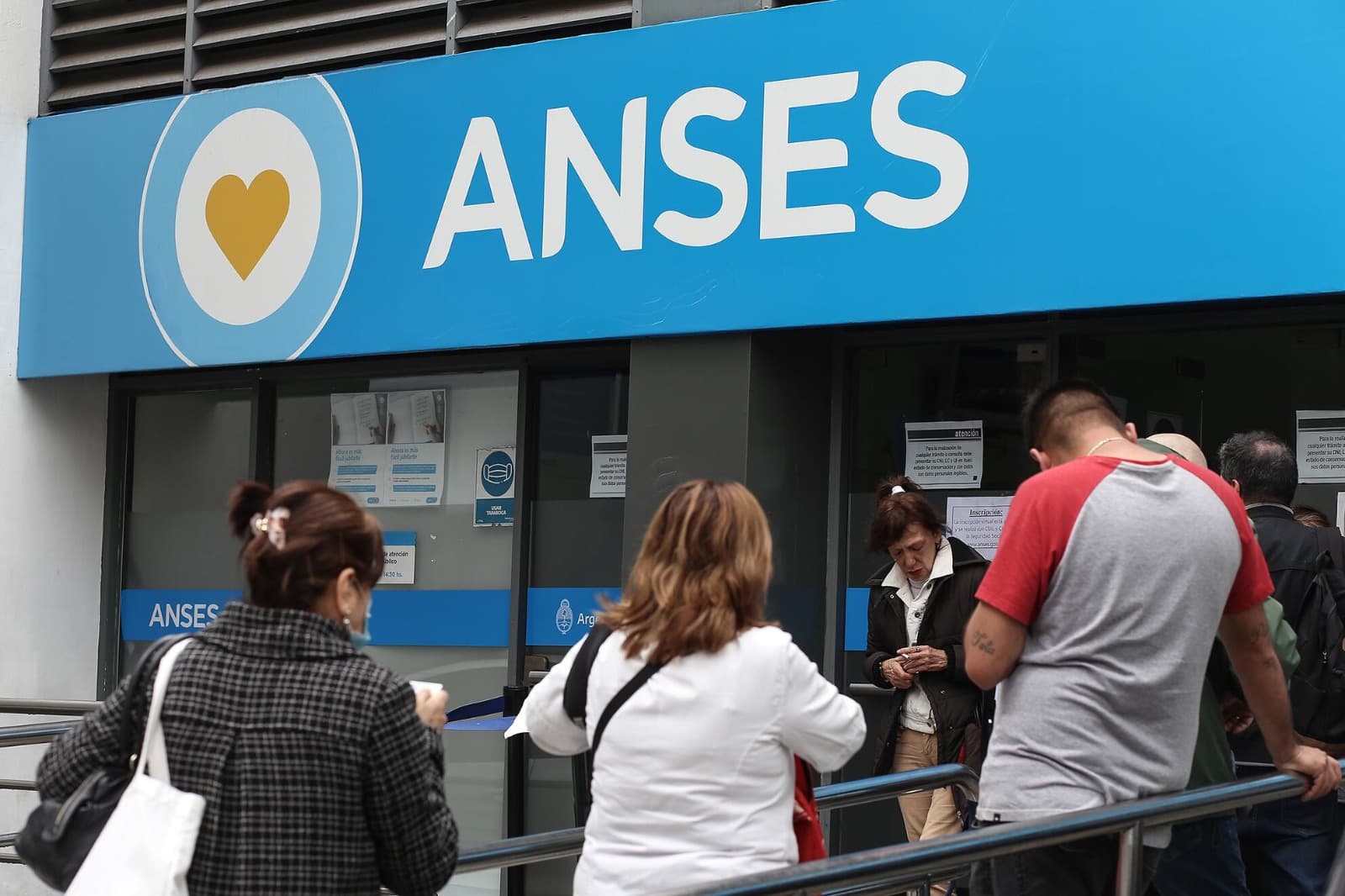 El Gobierno lanza licitación de fondos de ANSES para impulsar créditos hipotecarios UVA