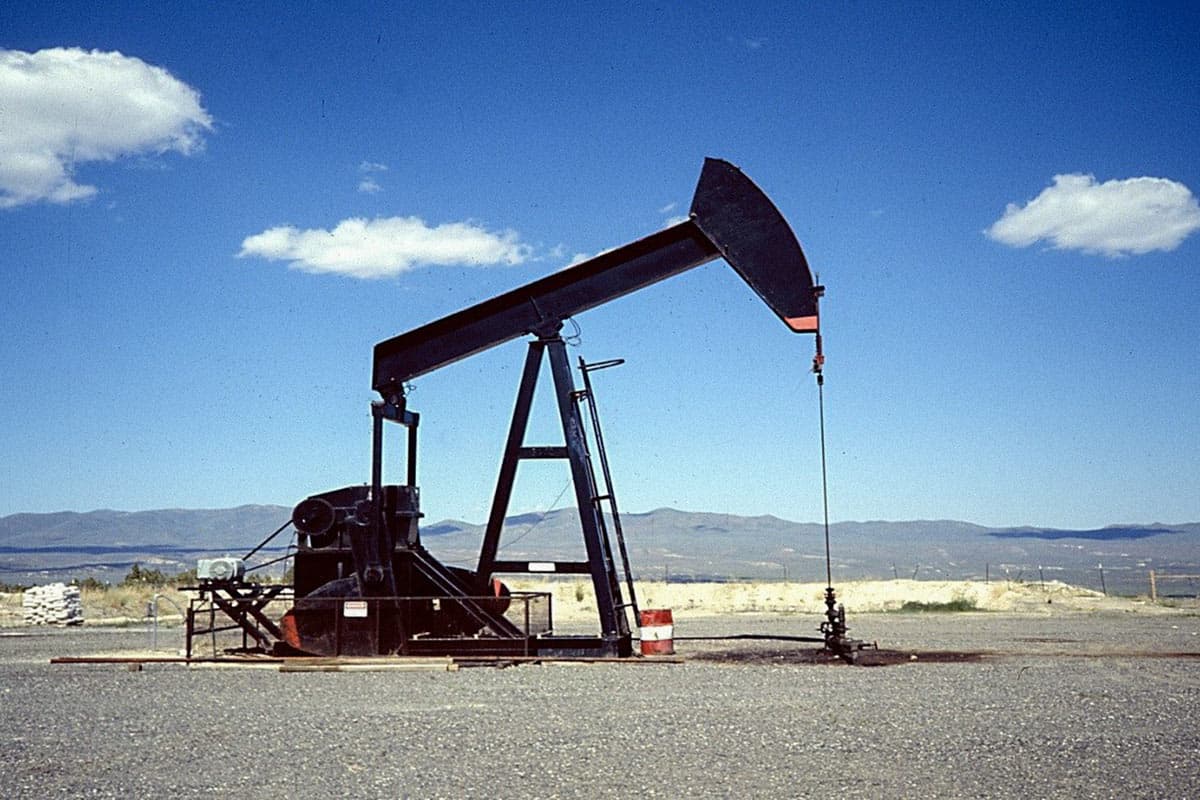 El petróleo superó los 100 dólares por barril tras la escalada entre Estados Unidos e Irán