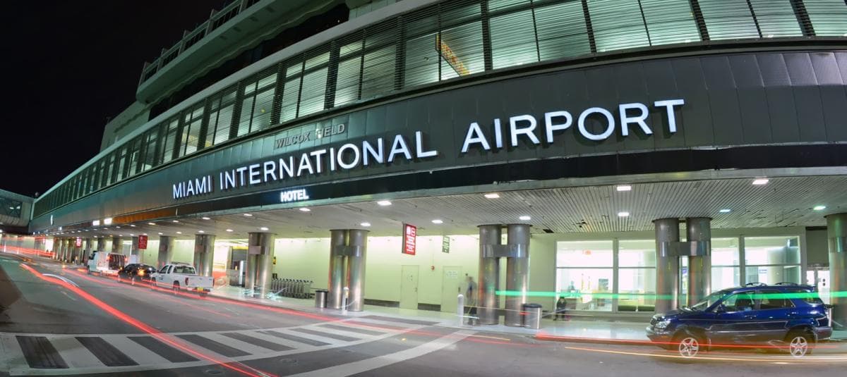Cinco muertos al despistarse un avión de carga de Amazon en el aeropuerto de Miami