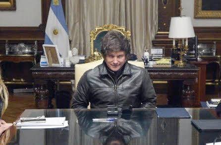 Milei reunió a su Gabinete y a legisladores de LLA antes de enviar el Presupuesto 2027